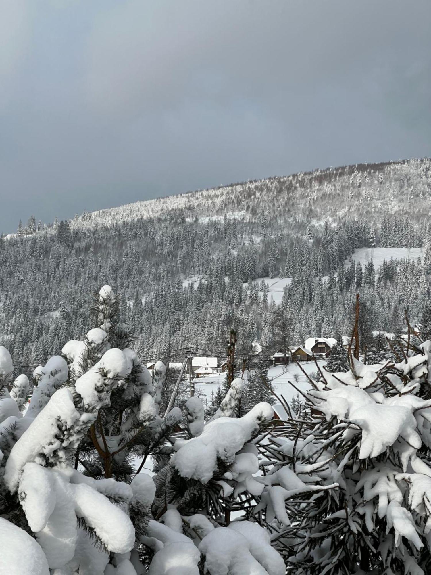 Aura Karpat Hotell Bukovel Exteriör bild